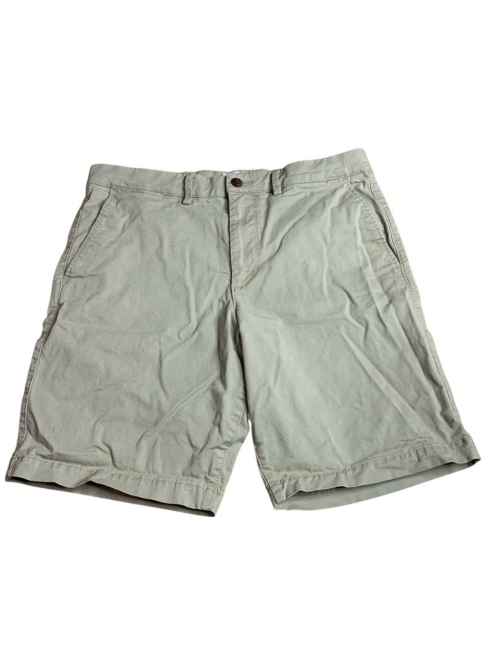 GAP Men's Essential Khaki 10" Shorts - Size 33 - Tan/Beige Chino